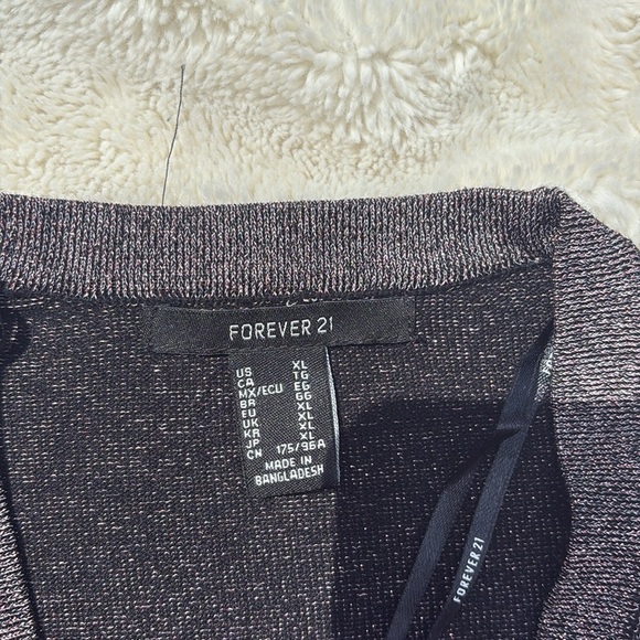 Forever 21 Shimmer Wrap Top – Size XL | Laid-Back Luxe | Pink & Black | - Picture 4 of 8